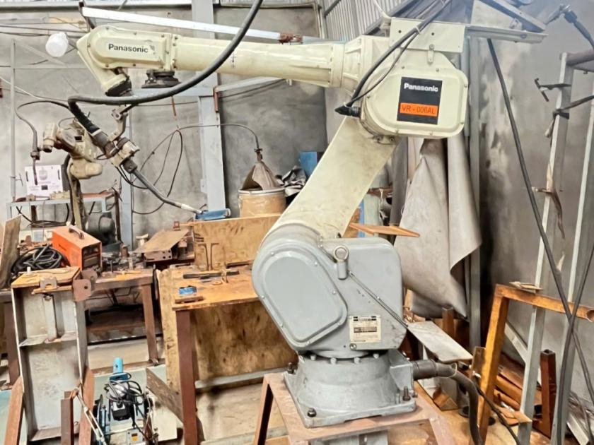 ROBOT HÀN CÔNG NGHỆ CAO