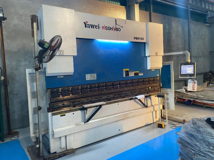 MÁY CHẤN THỦY LỰC YAWEI